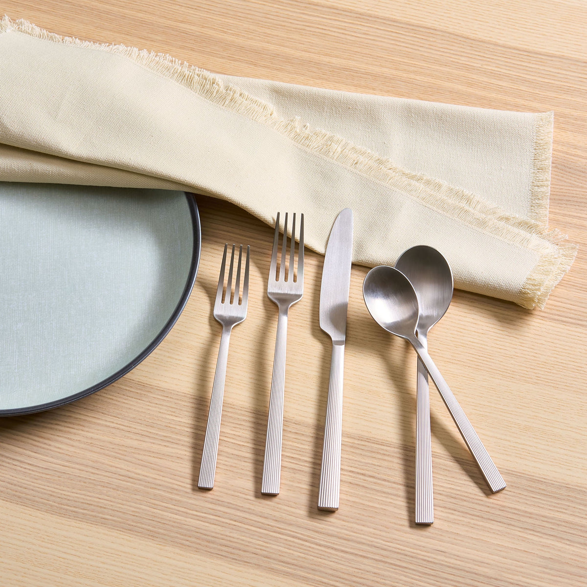 Better Homes & Gardens River Stainless Steel Flatware Set, Black Finish, 20-Piece